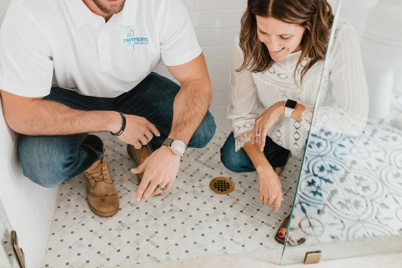 A Footprints Bath and Tile expert providing an initial consultation for a Columbus full bathroom renovation.