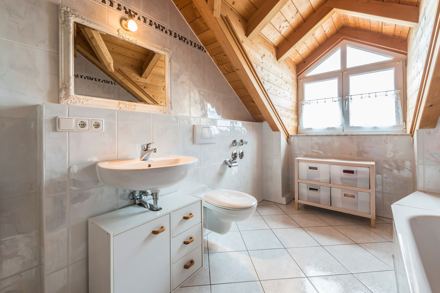 A stunning bathroom with tile - contact Footprints bathroom shower contractors today to get the bathroom of your dreams!